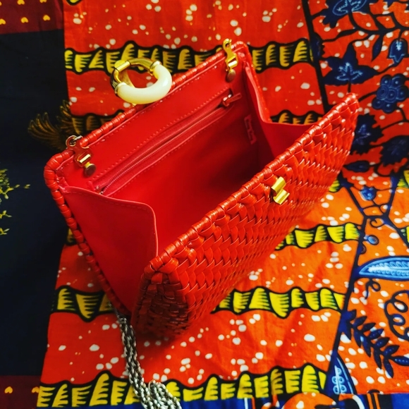 Super cute plastic covered VINTAGE wicker bag,, never used!!♡ - Picture 3 of 5